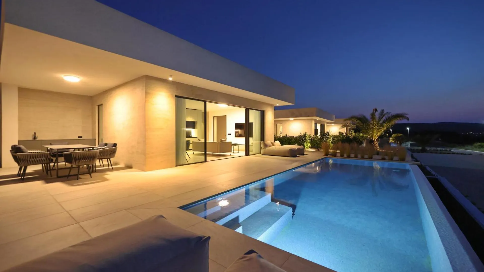 Cloud 9 D7 Vila Tkon Villa